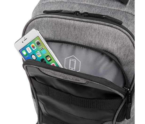 TARGUS Work + Play Fitness 15.6'' Laptop BackPack - Szary TSB94404EU - 390361 - zdjęcie 10